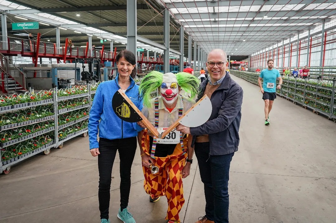 428597335 887834516677608 1180804155799036467 n